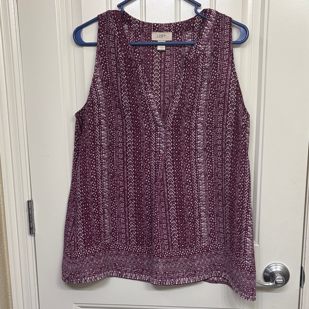 LOFT Sleeveless V-Neck Printed Tank Top in Burgundy and White